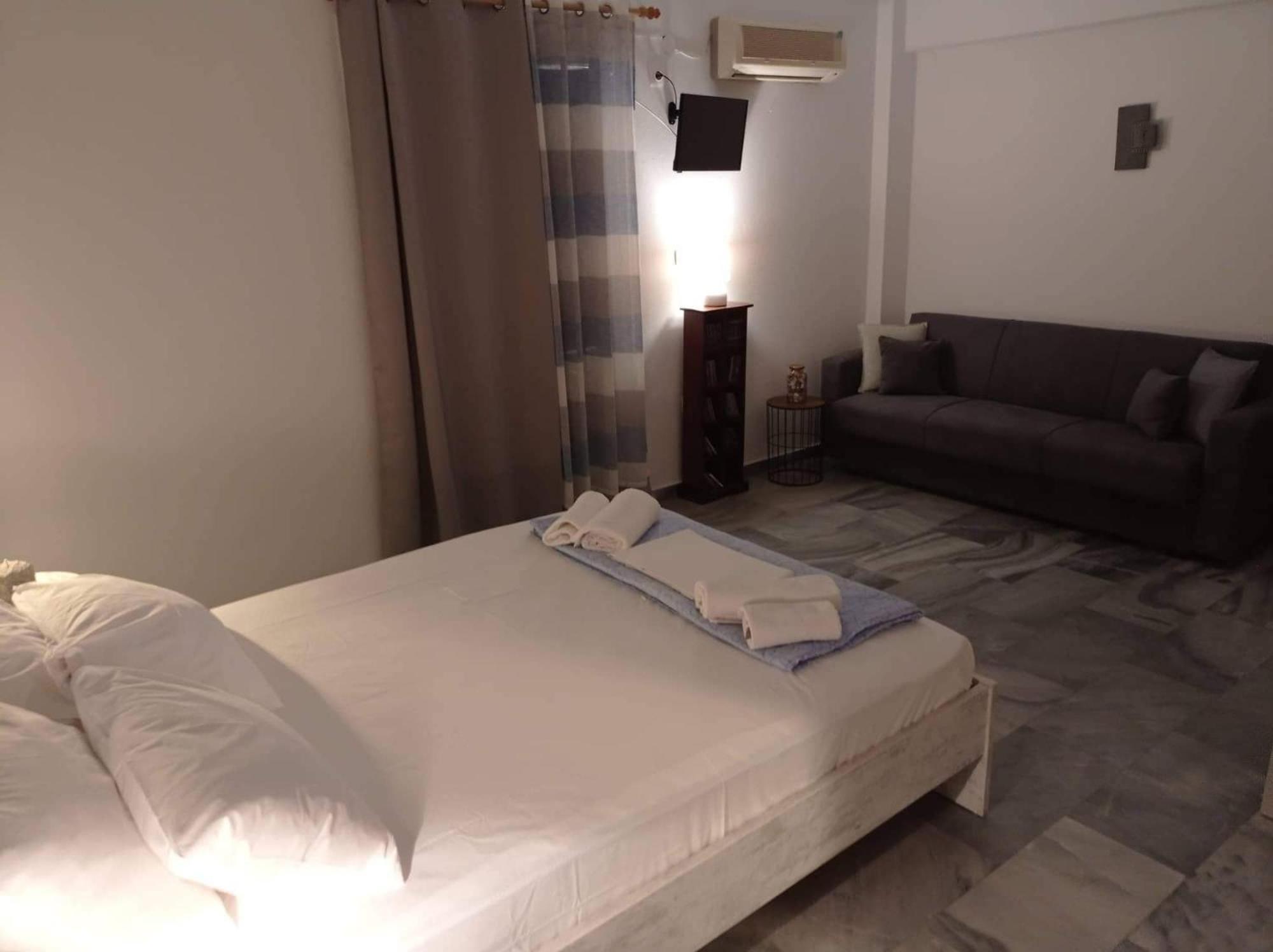 Kantouni Guest House By The Sea Batsi  Room photo